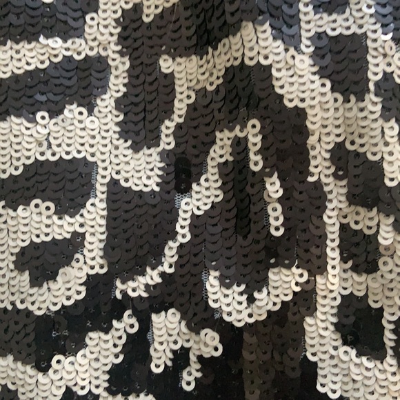 The Limited Black & White Animal Print Sequin Pencil Skirt Size 0R BNWT - Picture 2 of 6